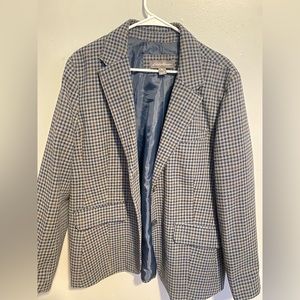 Vintage long blazer perfect for any special occasion or formal wearing